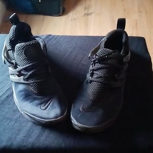 Black Nike Presto
